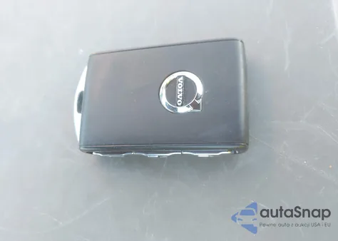 2018 Volvo S90 Hybrid T8 Inscription z USA, uszkodzony, nr VIN LVYBC0AL1JP031431